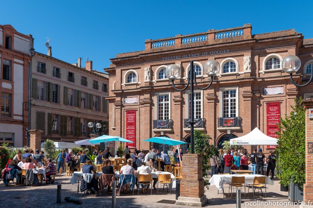 montauban-la-fabrique-du-jazz-sur-le-parvis-du-theatre-olympe-de-gouges-par-philippe colin